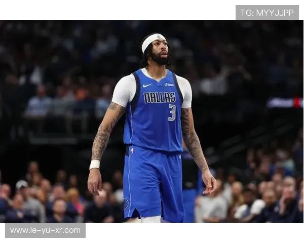 安东尼·戴维斯展现无解内线统治力 安东尼·戴维斯展现无解内线统治力